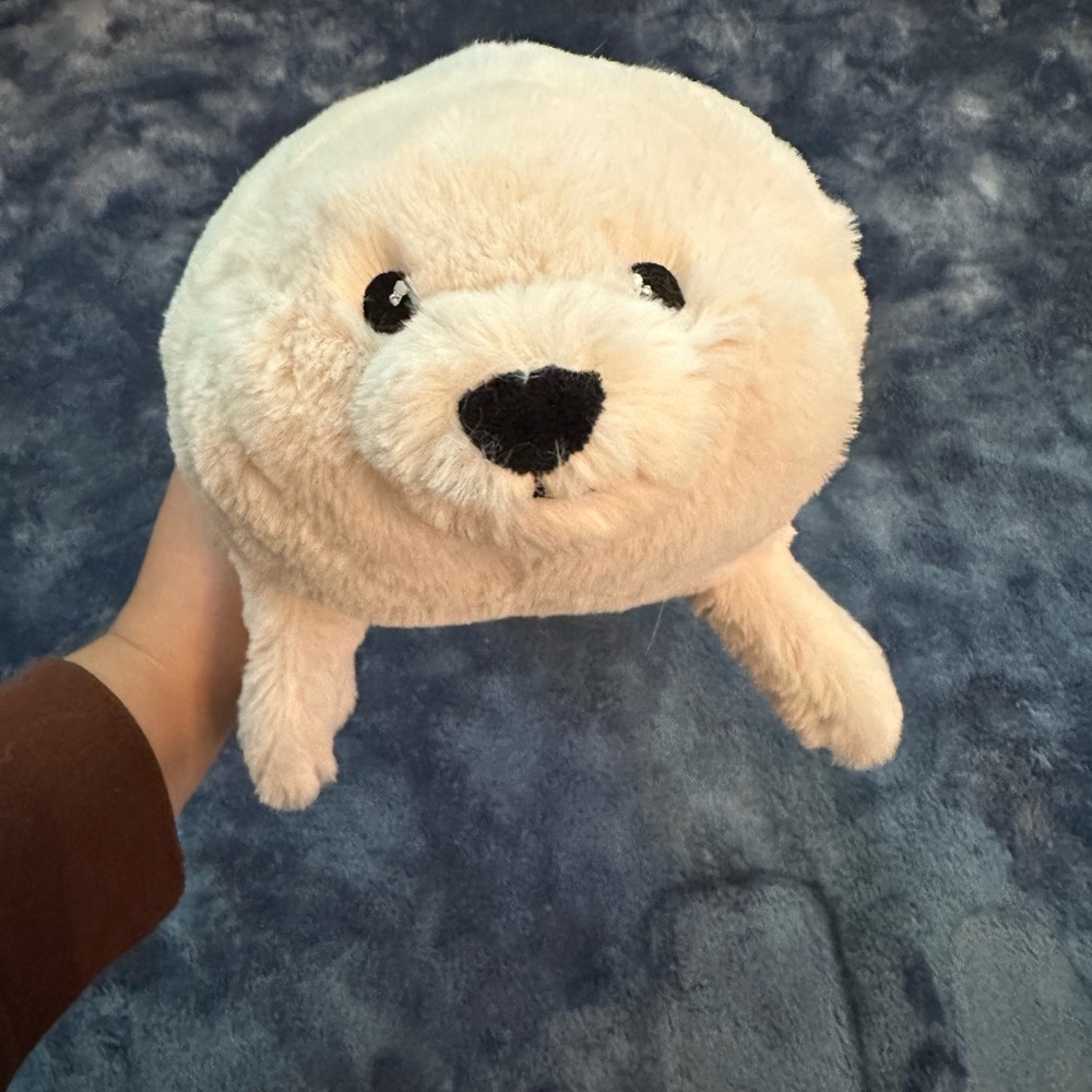 SEAL PLUSH
